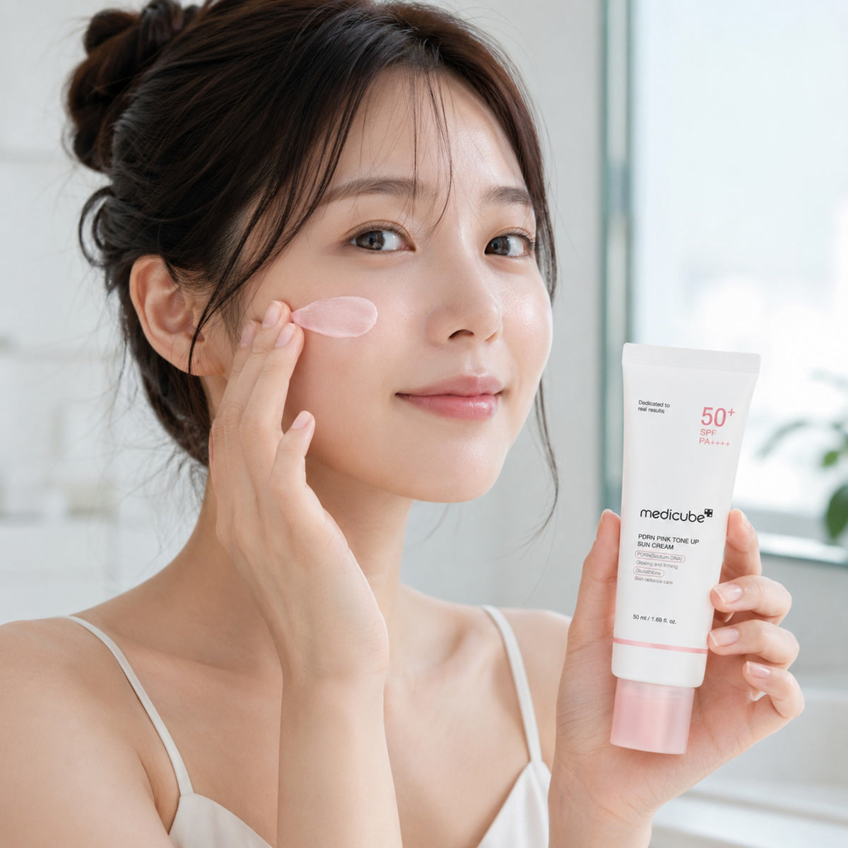 MEDICUBE PDRN Pink Tone Up Creme Solar 50 ml